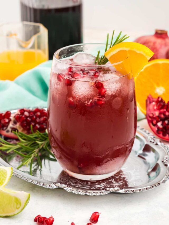 Easy Sparkling Pomegranate Mocktail
