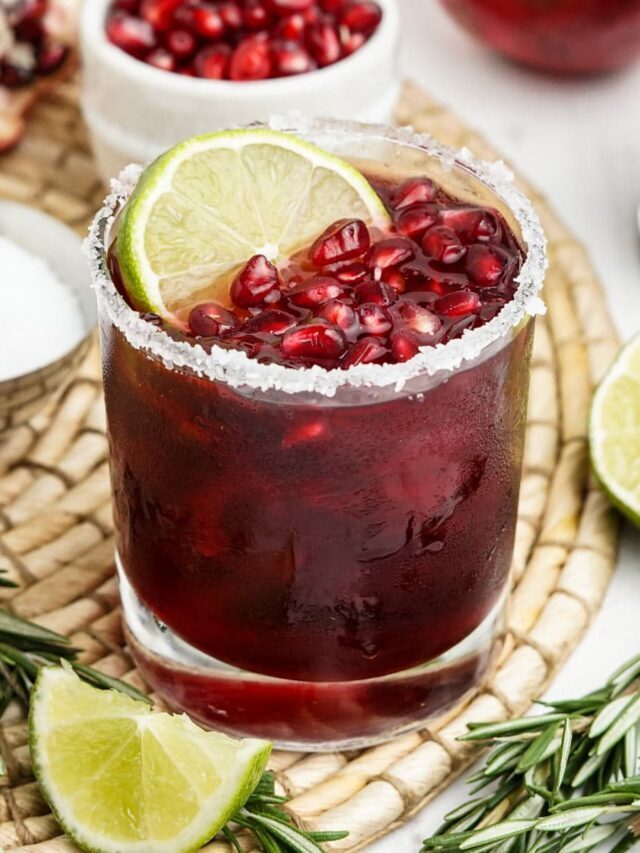 Easy Pomegranate Margarita
