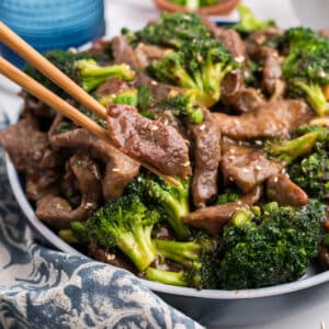 Beef with garlic sauce in a dish.