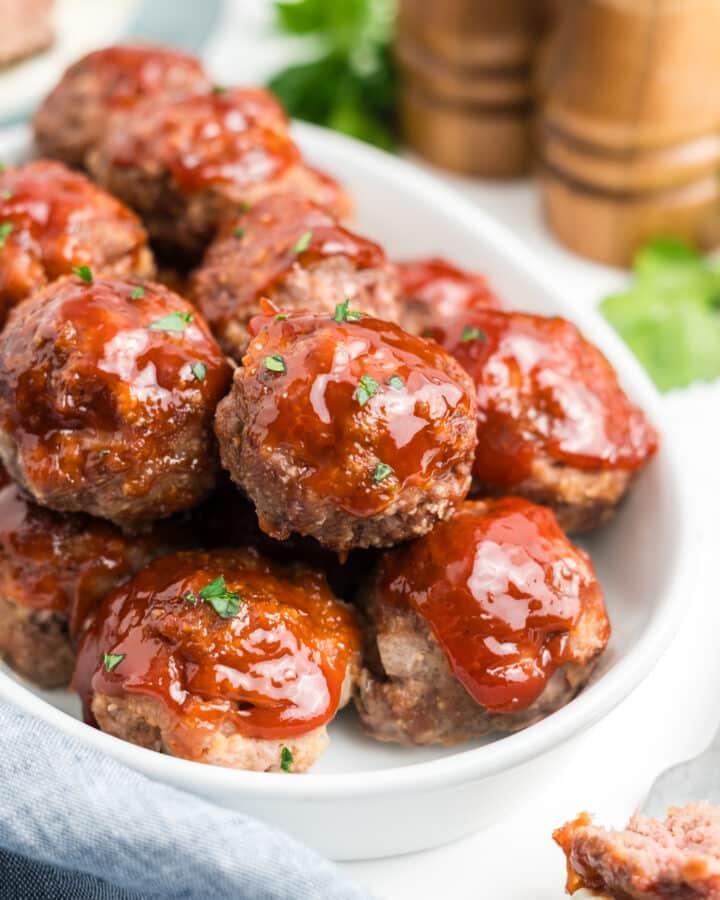 A plate filled with meatloaf meatballs.